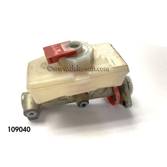 MASTER CYLINDER ASSY - SUPERSEDED BY 105543